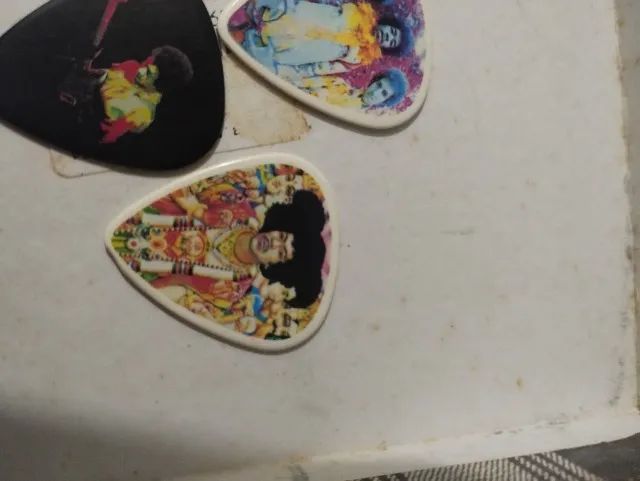 JIMI HENDRIX ,  4 PALHETAS PARA GUITARRA VARIADAS E IMPORTADAS - Foto 2