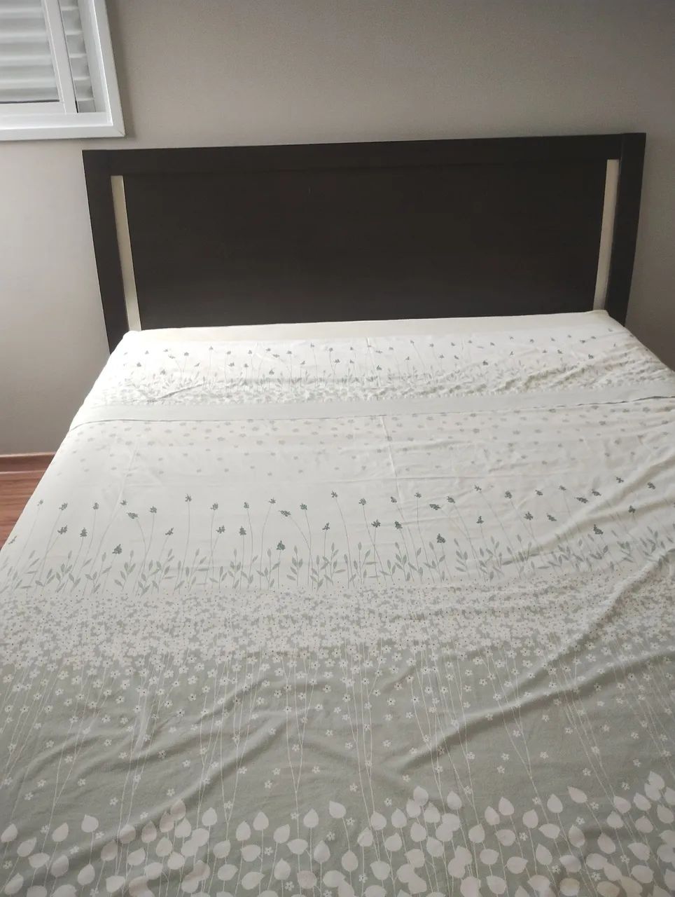 Cama de casal madeira imbuia.