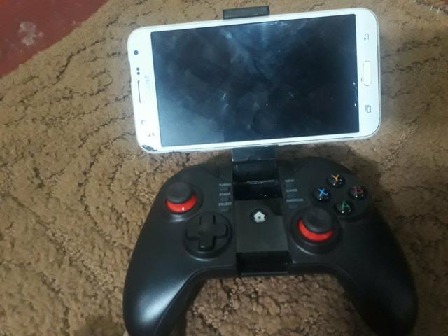 VENDO JBL Charge 3 e um controle Gamepad - Foto 5