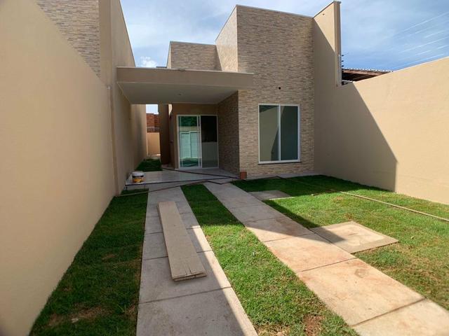 Belíssima casa plana nova de 03 quartos - Foto 3