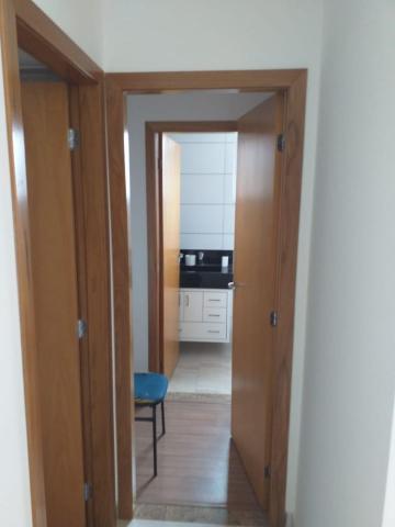Apartamento com 02 quartos com armários e 04 vagas cobertas