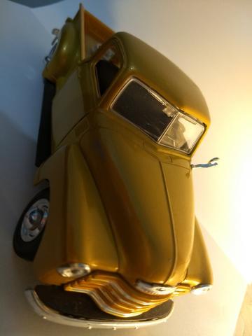 Miniatura Pickup 1951 - Chevrolet 1300 - Maisto