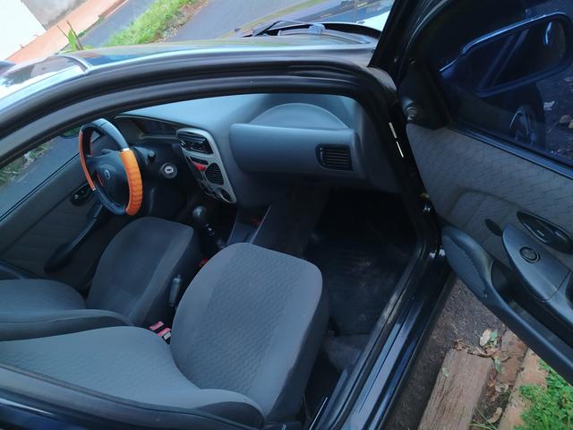 Vendo siena 2004 /04 valor 11.000.00 completo menos direçao tel * - Foto 2