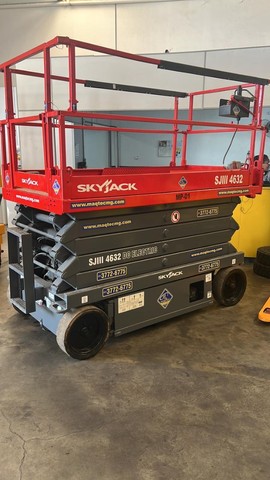 Locação de plataforma Sky Jack SJ4732 elevação 12m - Foto 3