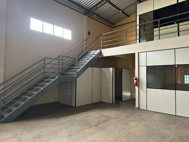 Galpão comercial com 555 m2, 5 sala pra escritório, 3 banheiros, cozinha, área de serviço - Foto 5