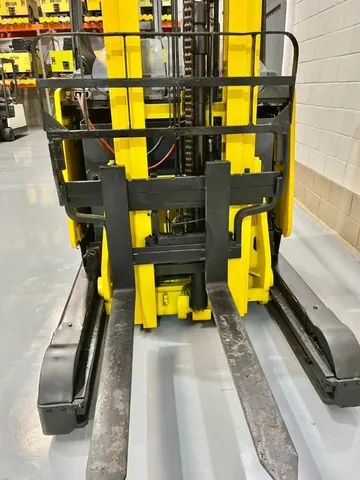 Empilhadeira Elétrica Retrátil ETV116, Capacidade 1.600Kg - Foto 4