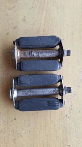 Par de pedais anos 50 e 60 rosca grossa 120,00 Pix - 0910