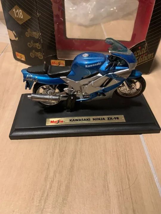 Miniatura Moto Kawasaki Ninja Zx-9r Azul Caixa Maisto 1:18