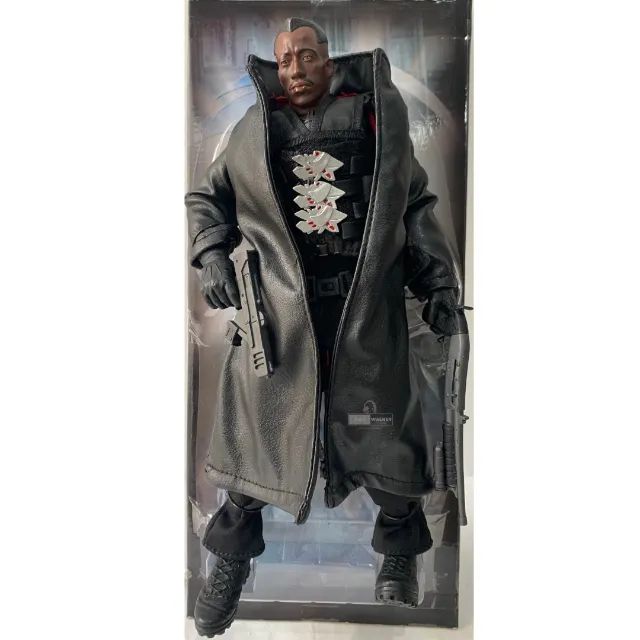 Blade 2 - Figura - ToyBiz Marvel Studios  12"  - Foto 3