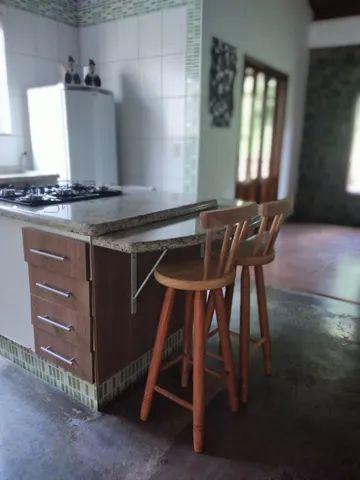 Banquetas de madeira maciça com encosto - Foto 3