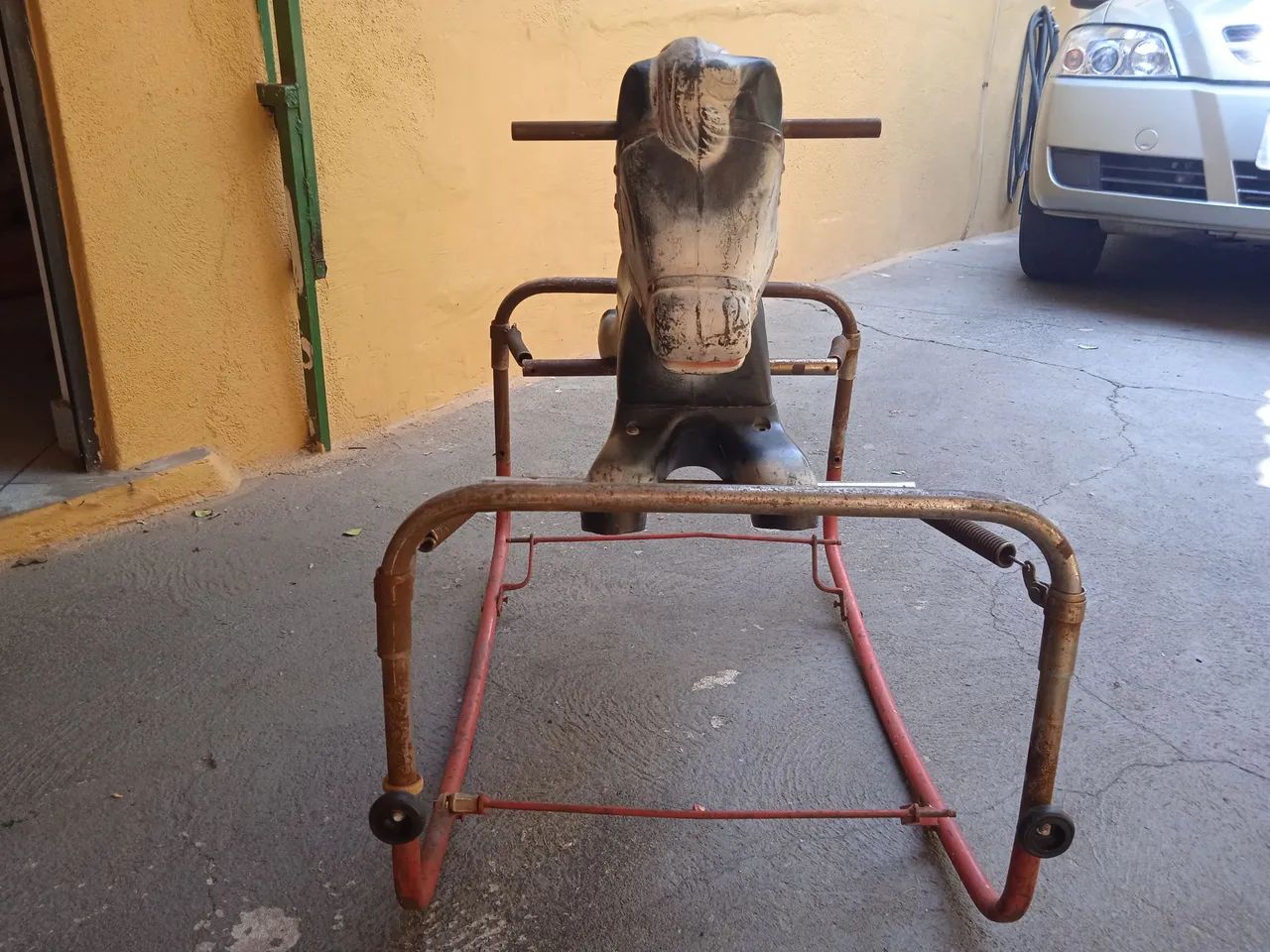 Antigo Cavalo de Balanço. - Foto 3