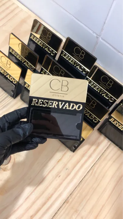 Placa personalizada em acrílico!