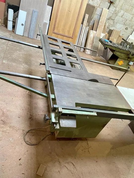 Máquinas para marcenaria - Esquadrejadeira