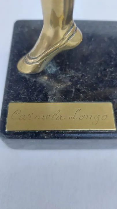 Estatueta em bronze assinada - Foto 4