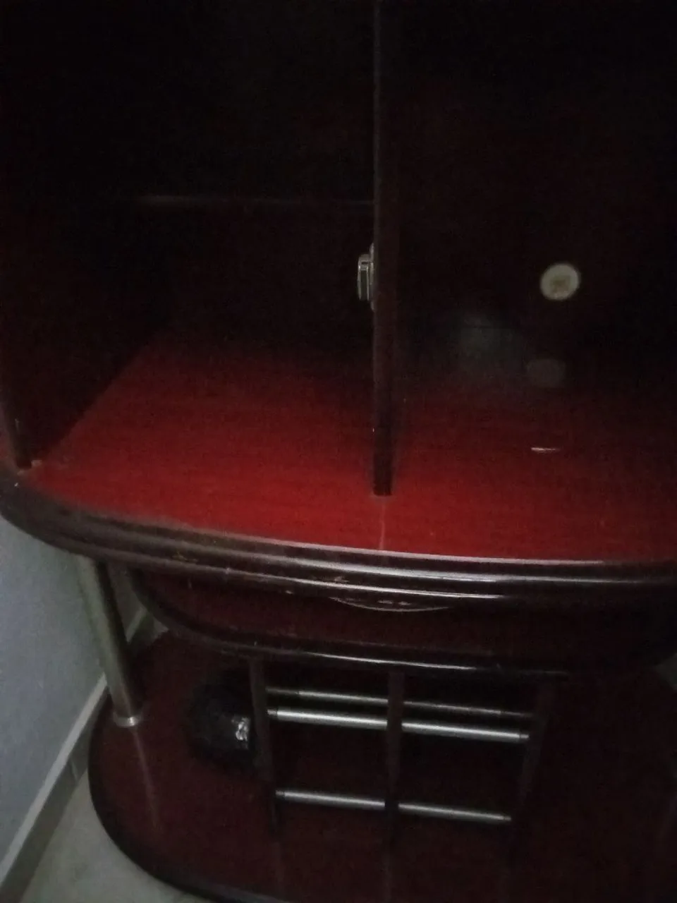 Rack de madeira em ótimo estado