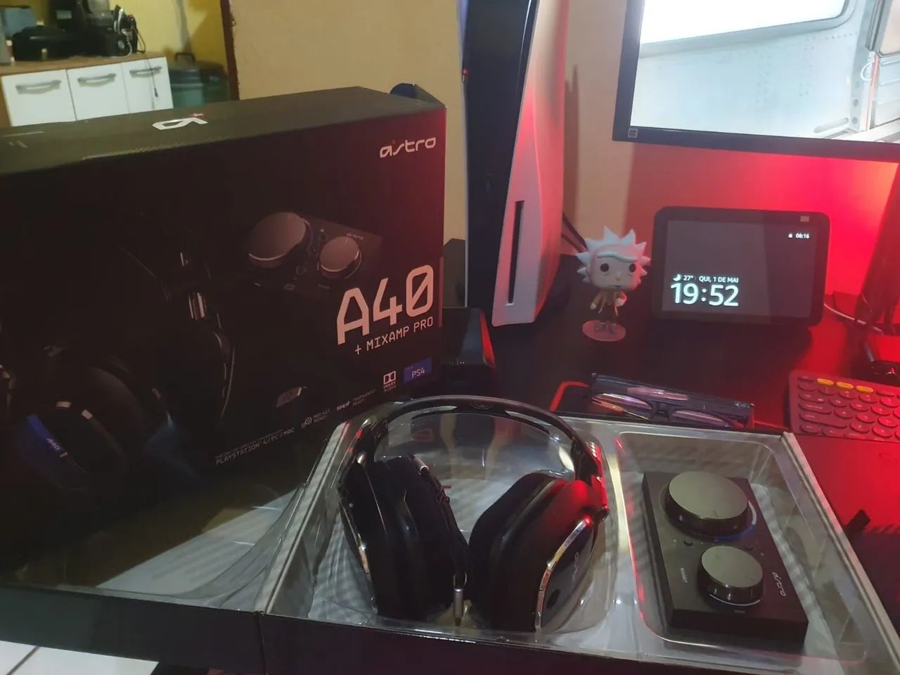 Troco em nintendo switch esses 2 Headset Astro A40 + MixAmp Pro + notebook Acer
