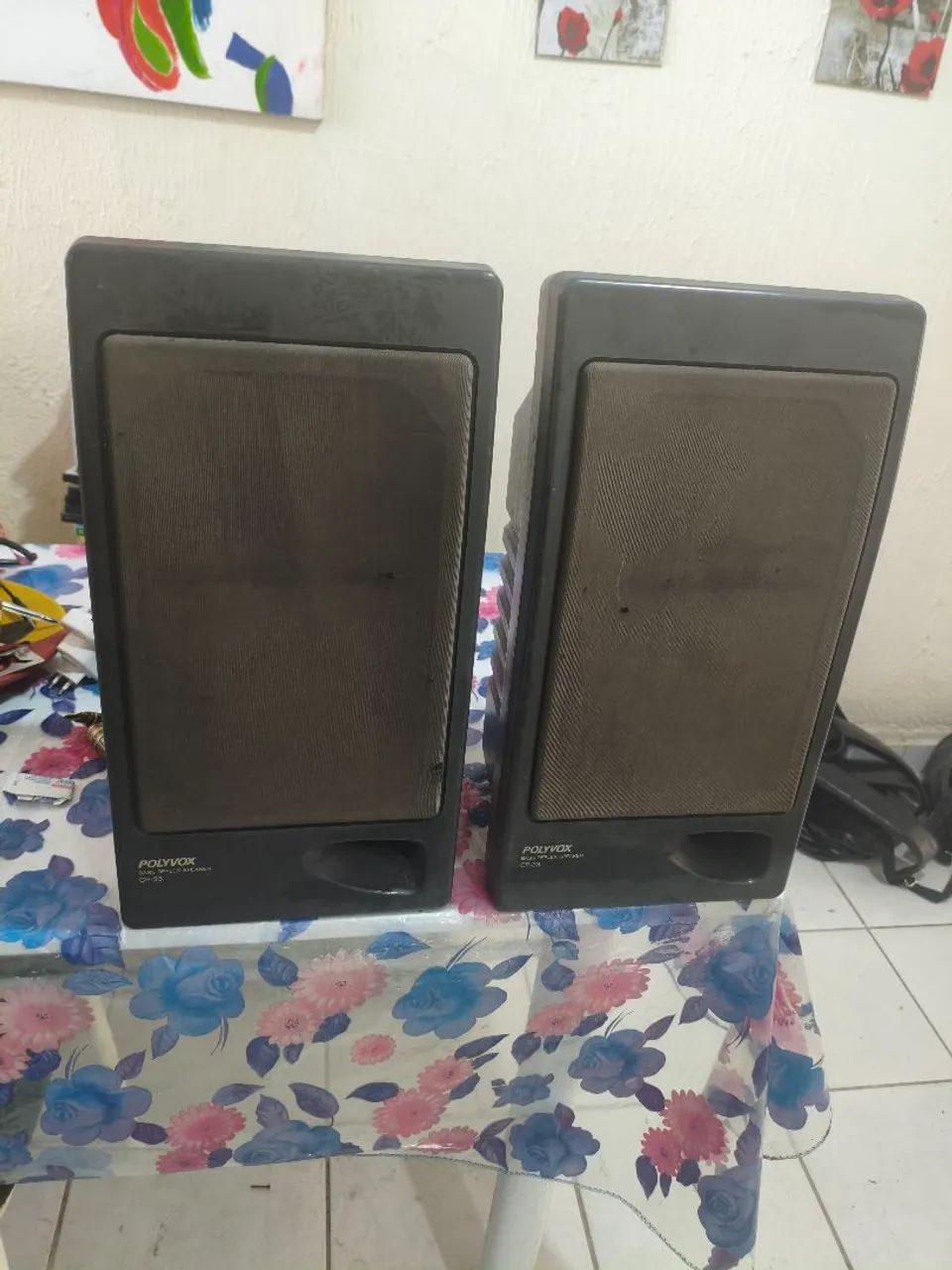 Caixas Polyvox em material resistente 
