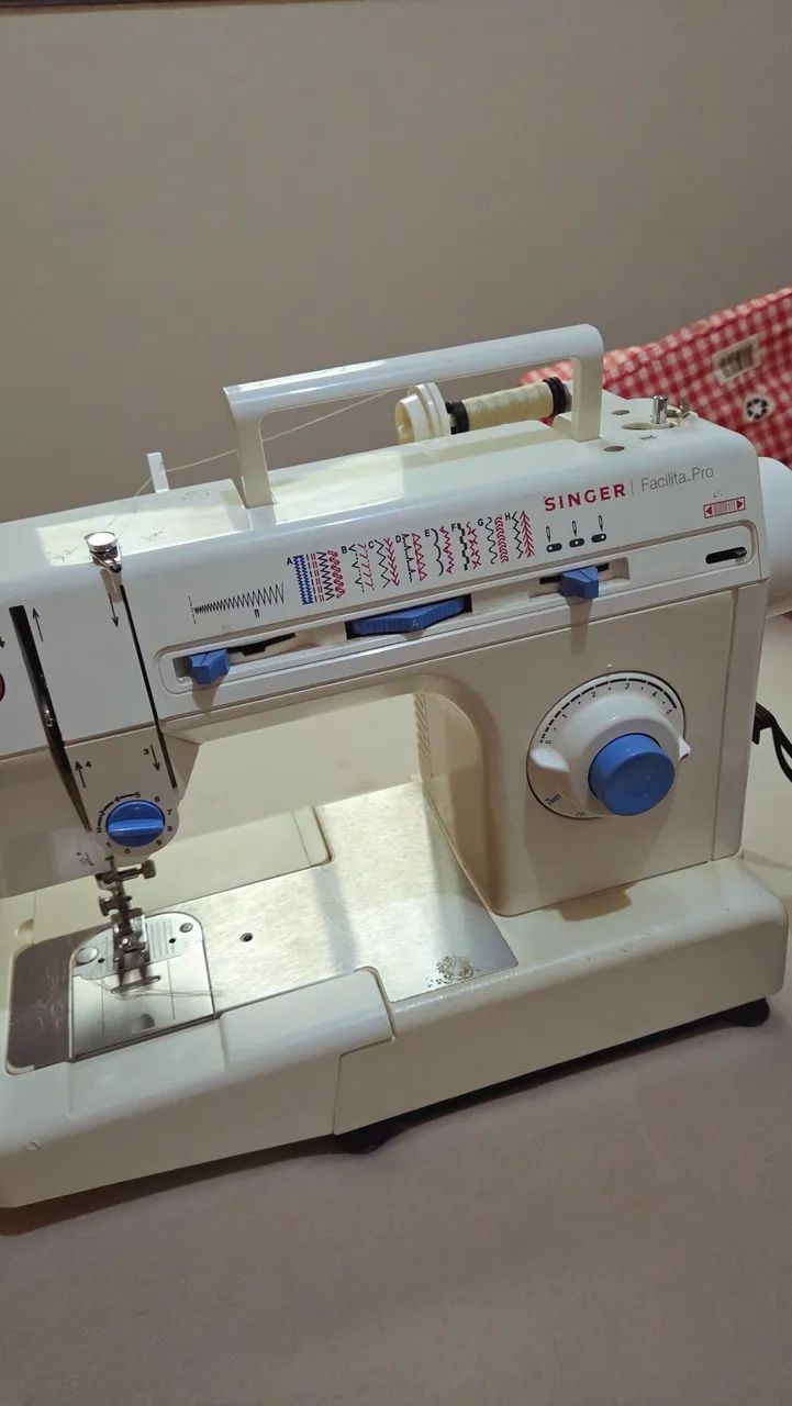 Máquina de costura doméstica  - Foto 2