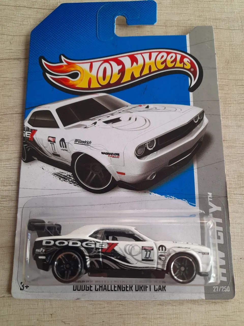 Hot Wheels Dodge Challenger SRT8 - HW 2013 - Foto 2