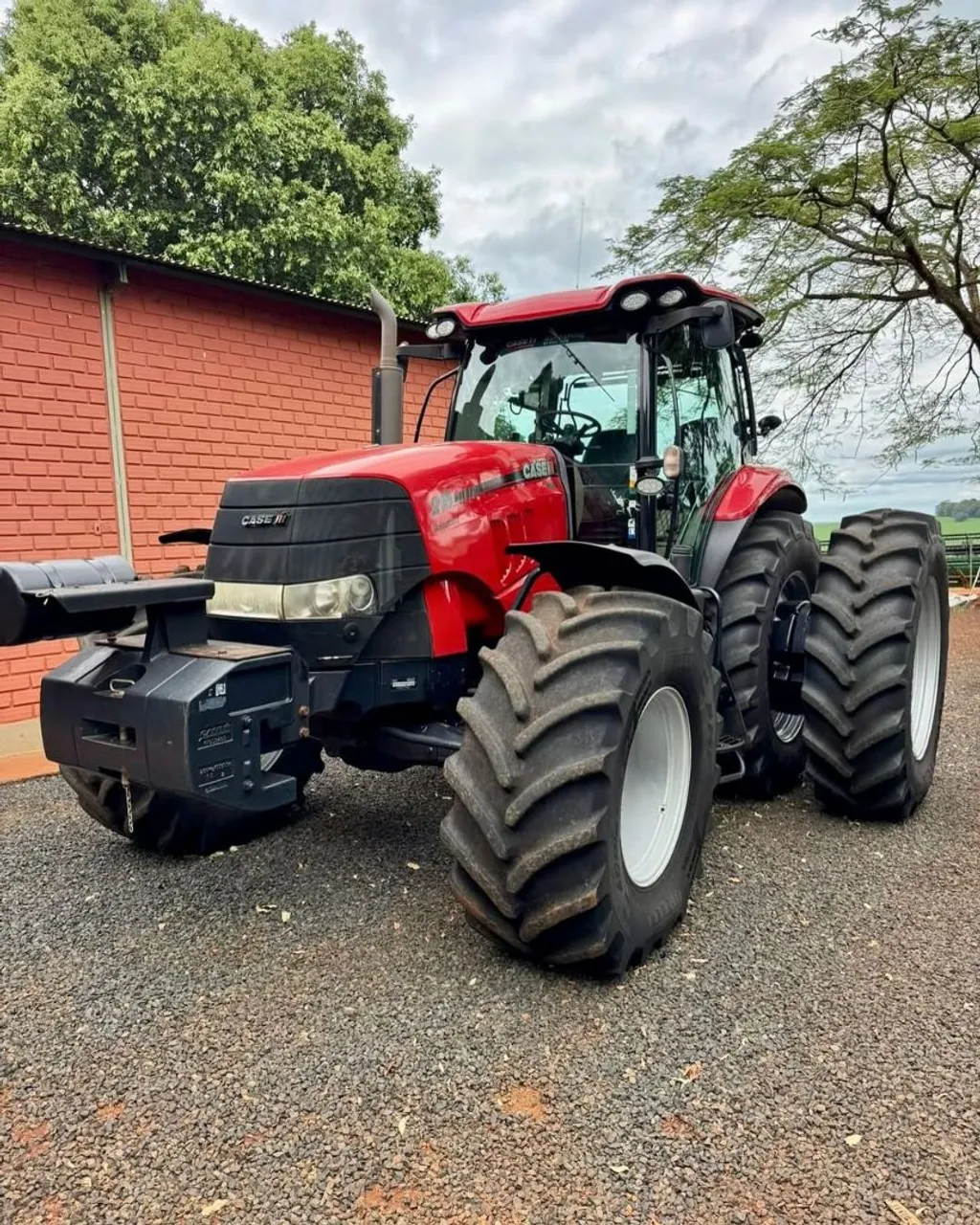 Trator Case IH 215 - Entrada + Parcelas