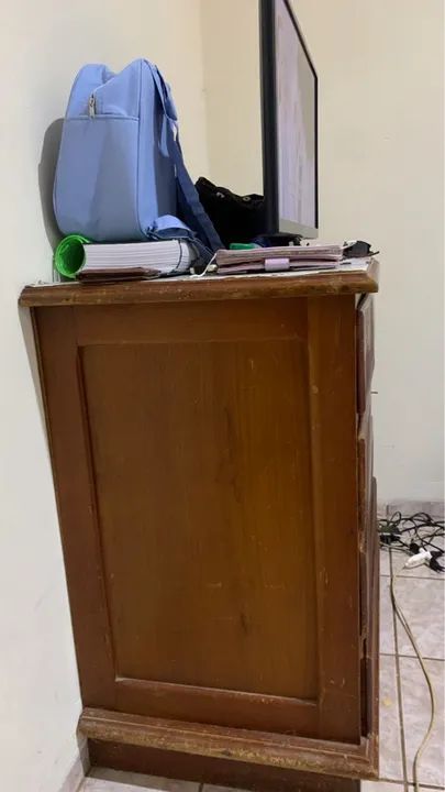 Cômoda de madeira antiga - Foto 3