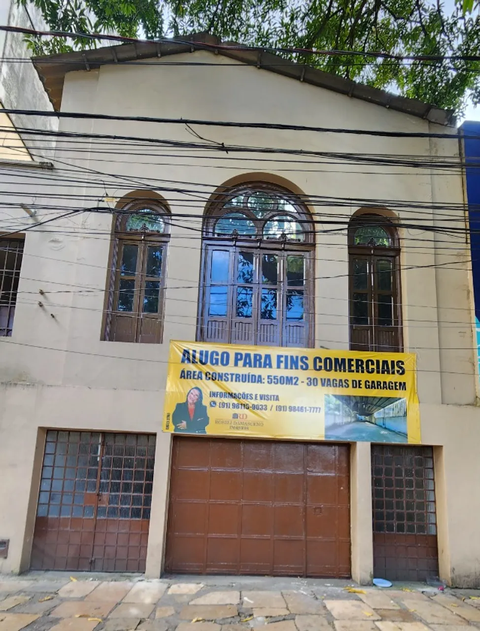 Casa 3 pavimentos para fins comerciais 30 vagas de garagem com 4/4, 4 salas Nazaré