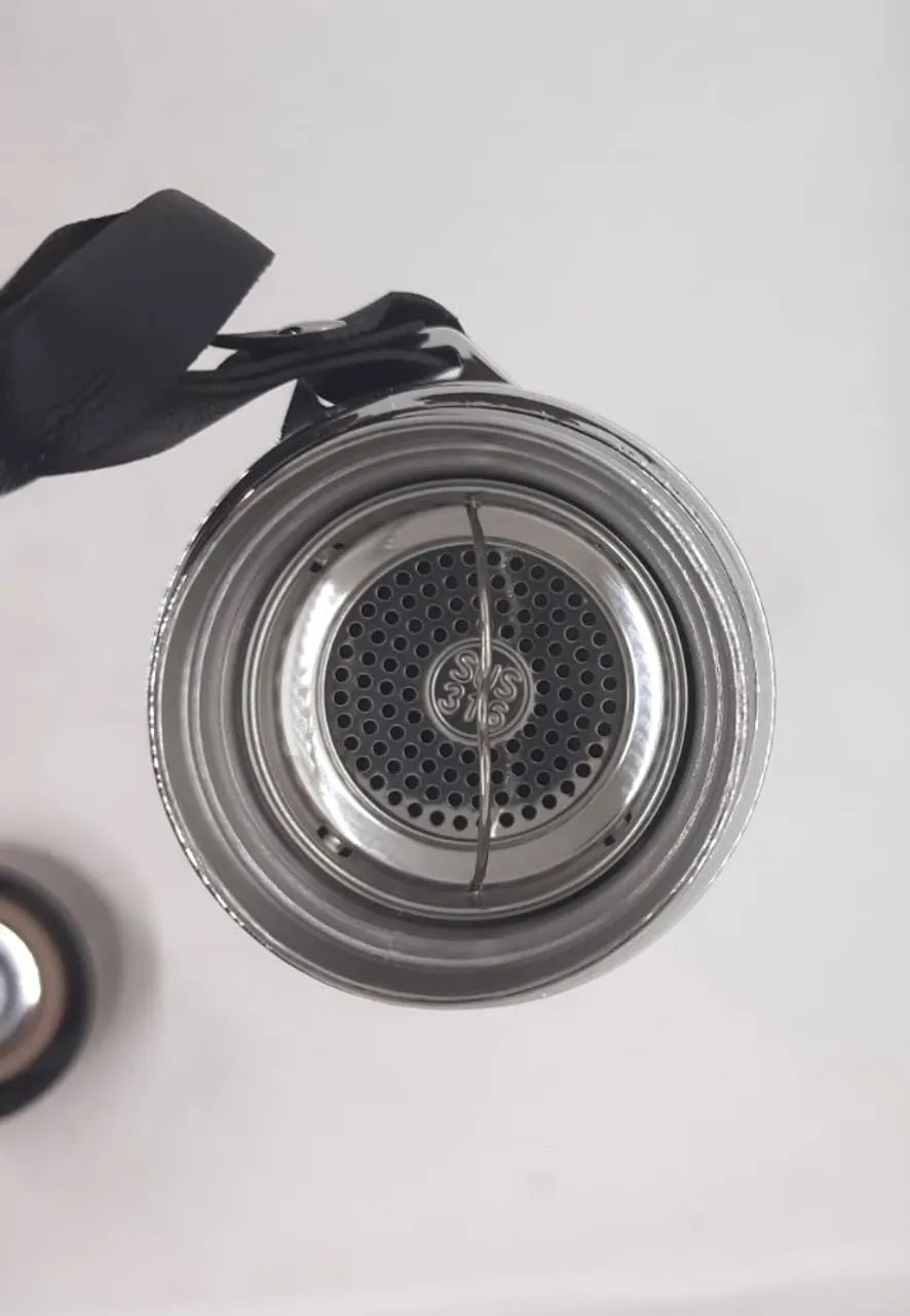 Garrafa 1000ml Inox Térmica Com Infusor Prata e Dourada - Foto 3