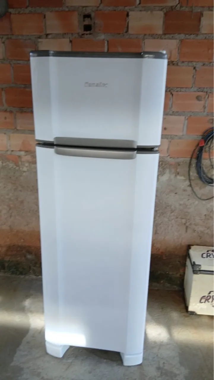 Geladeira Continental Frost Free