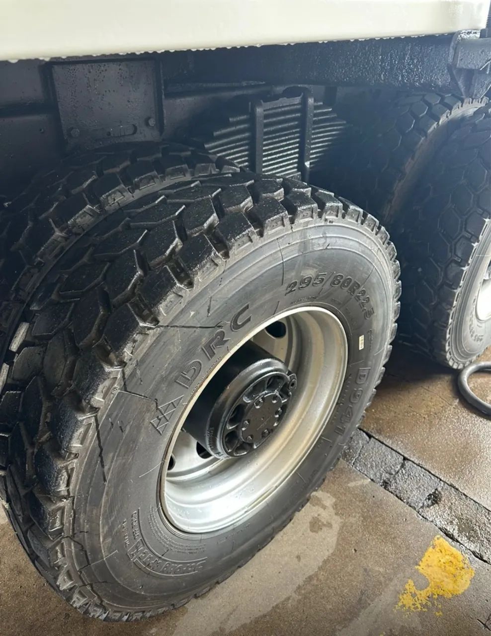 VW 32.360 ano 2021, 6x4, com caçamba Rossetti de 14 m, em MG - Foto 6