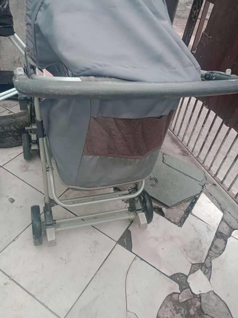 Carrinho de Bebê - Marca Desconhecida - Foto 2