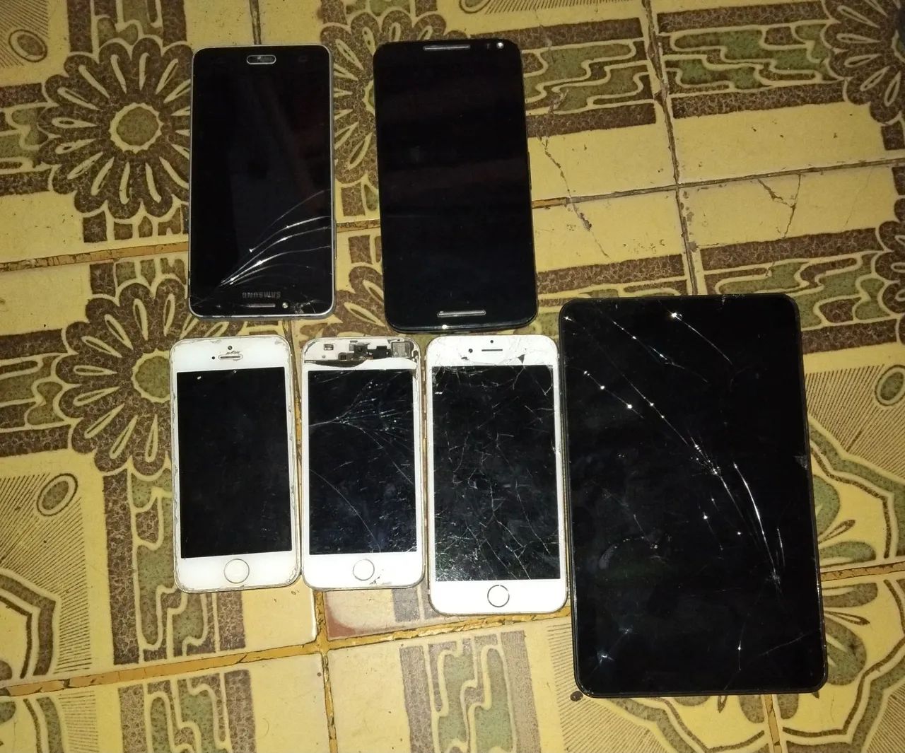 Telefones para retirada de peças 