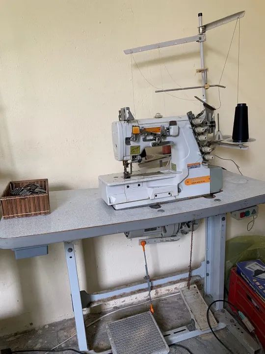 Máquina de Costura Galoneira Siruba F007K W122-364 - Excelente Estado! - Foto 4