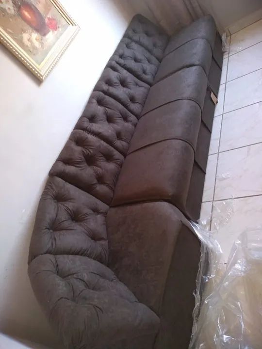 Sofá de Canto Suede, novo de fábrica, FRETE TOTALMENTE  - Foto 3