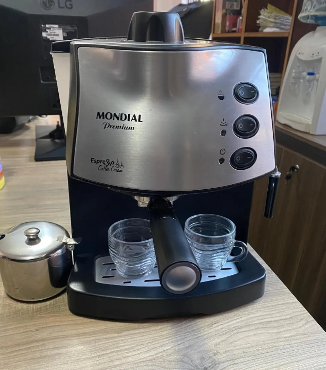 Vendo Cafeteira Elétrica Mondial Premium Expresso