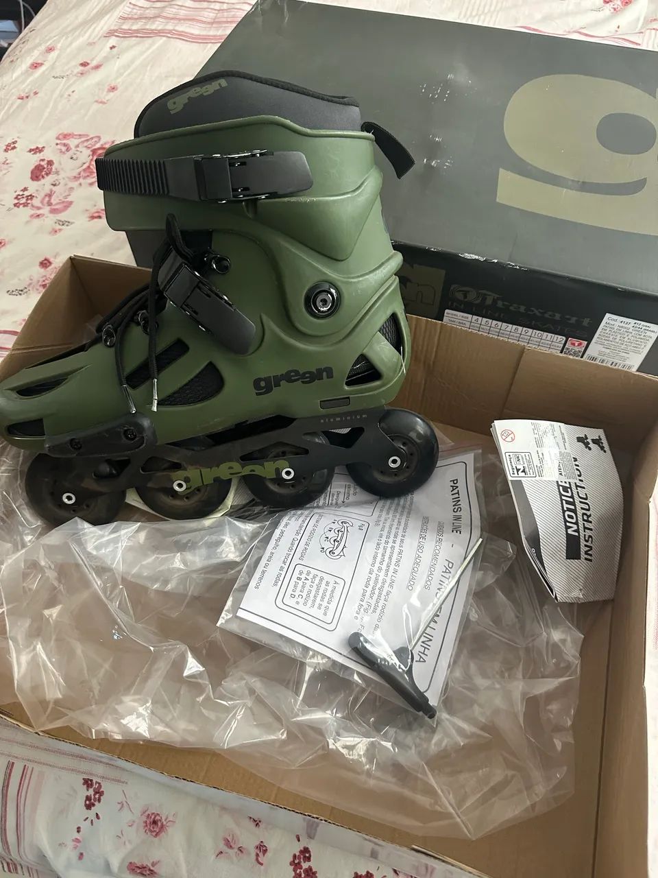 Traxart Green Roller Skates