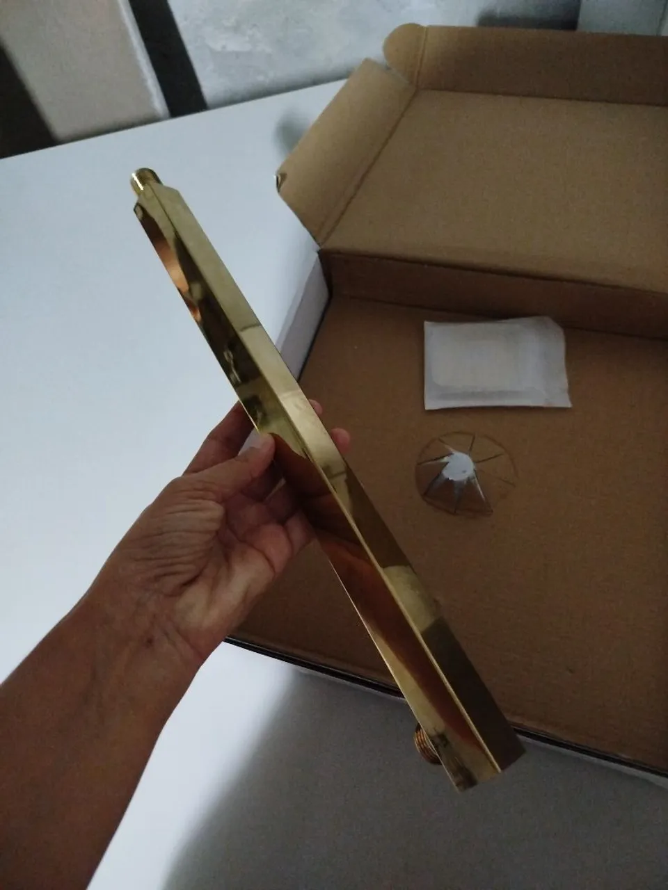 Chuveiro quadrado inox dourado