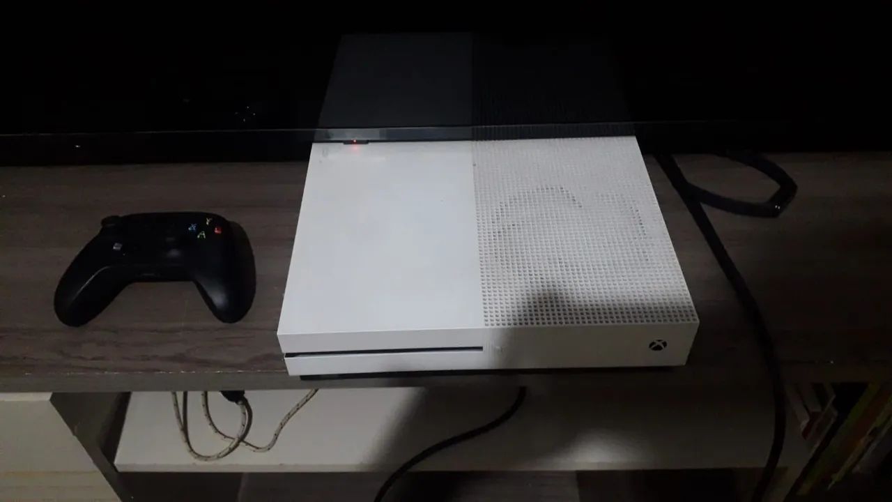 Xbox One S semi novo