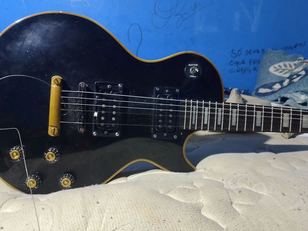 VENDO OU TROCO GUITARRA