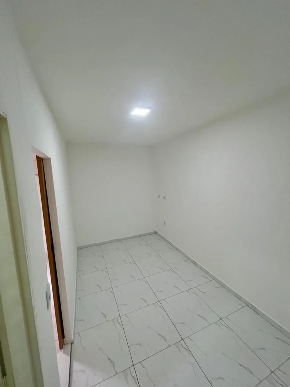 Apartamento Kitnet Semi-Mobiliada Zona 6 Maringá  - Foto 5
