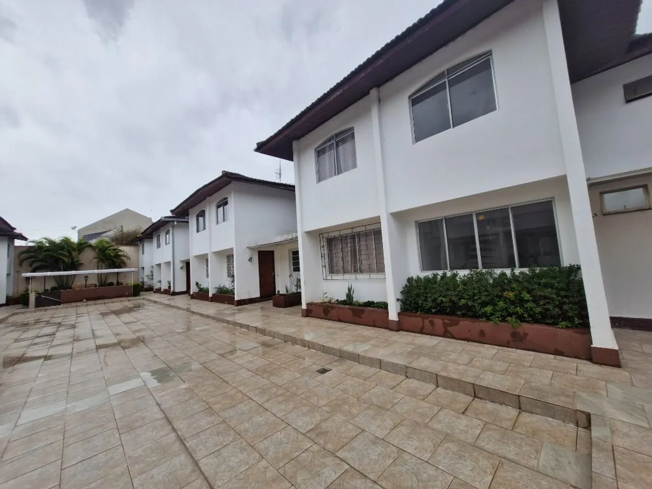 Sobrado com 3 dormitórios para alugar, 70 m² por R$ 2.000/mês - Bairro Alto - Curitiba/PR