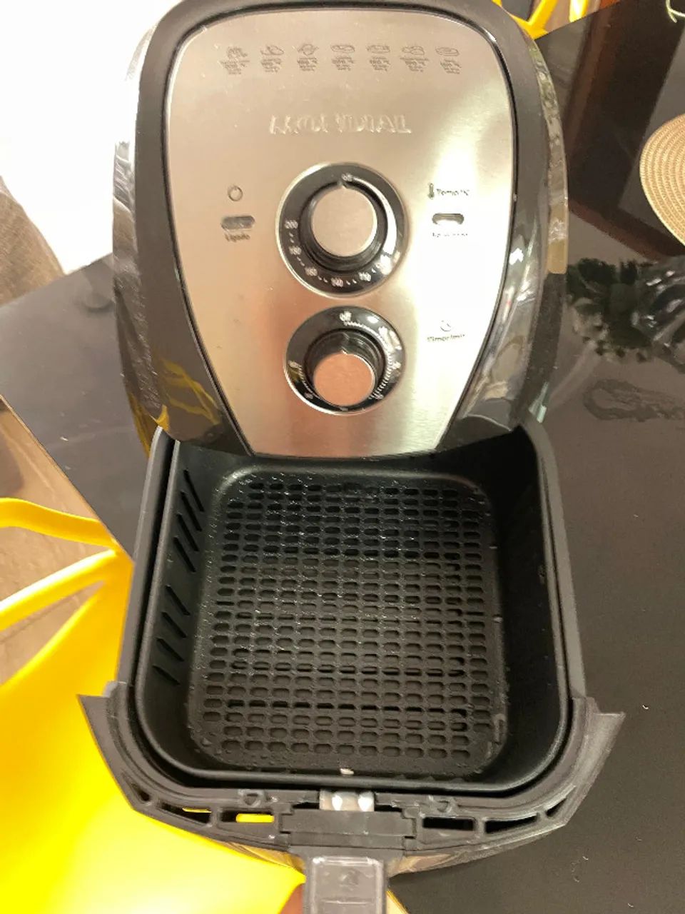 Fritadeira Sem Óleo Mondial 4L - Nunca usada! (220V) - Foto 2