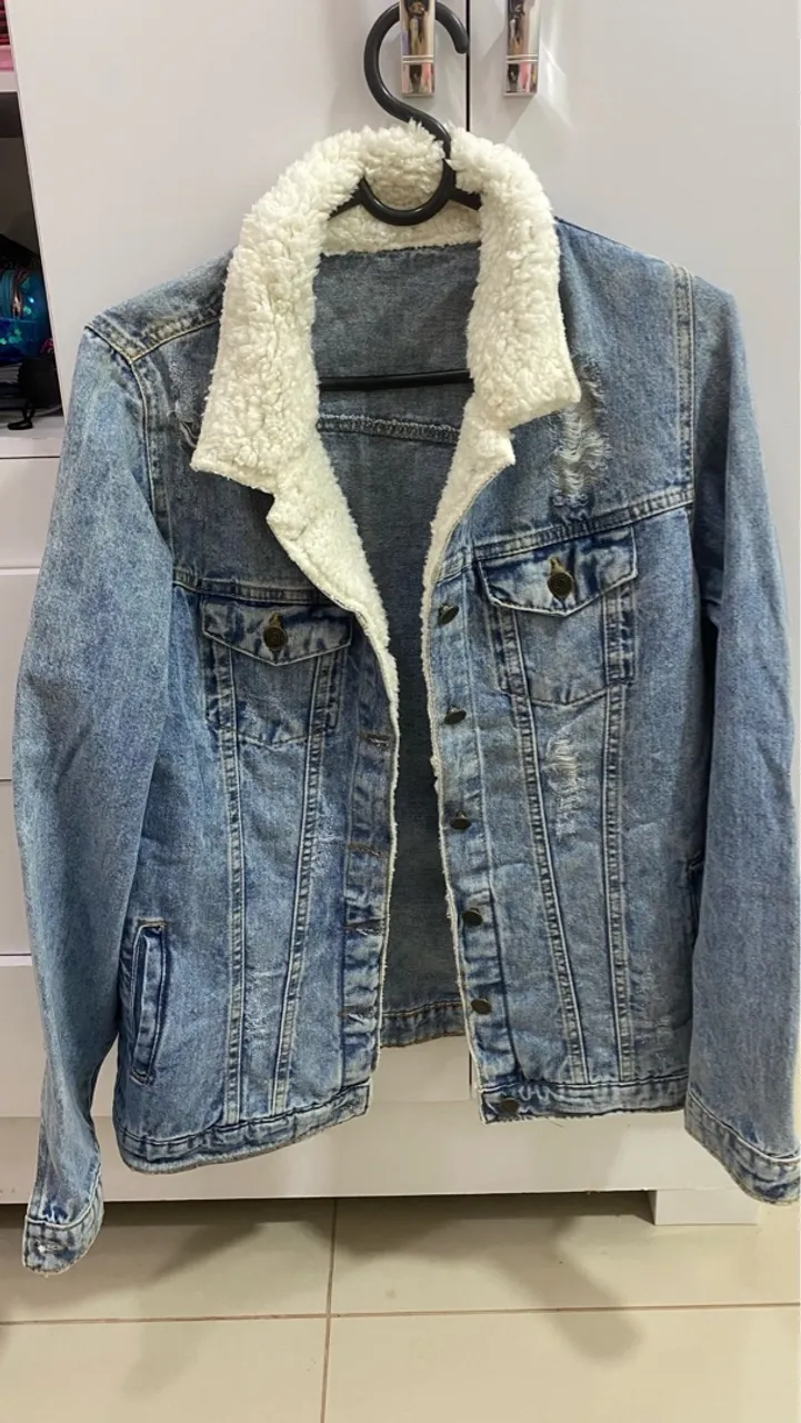 Jaqueta Jeans com Gola de Pelo