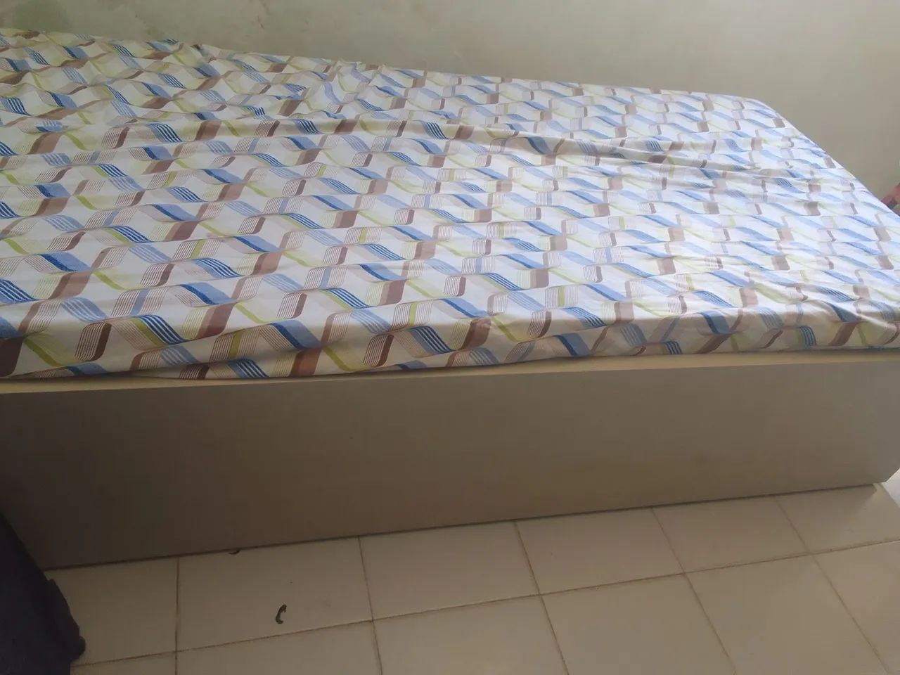 Cama de solteiro Semi nova