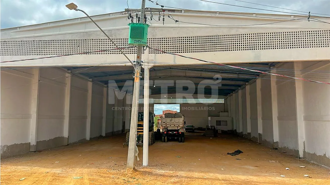 Galpão para locação com 800m no Lot. Vila Nova, PETROLINA - PE
