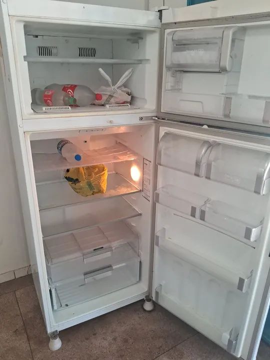 Geladeira Fross Free congelador separado   faço entrega  - Foto 5