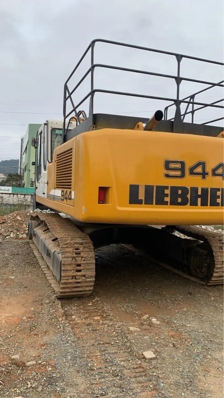 Escavadeira de de 800 mil por 560 mil. - Foto 5