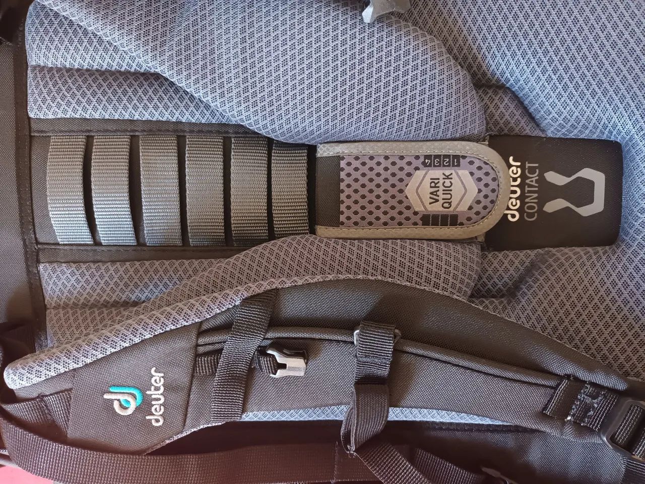 *Nova e sem uso* Mochila Cargueira Deuter Aviant Access Pro 70l + 15l - Foto 3