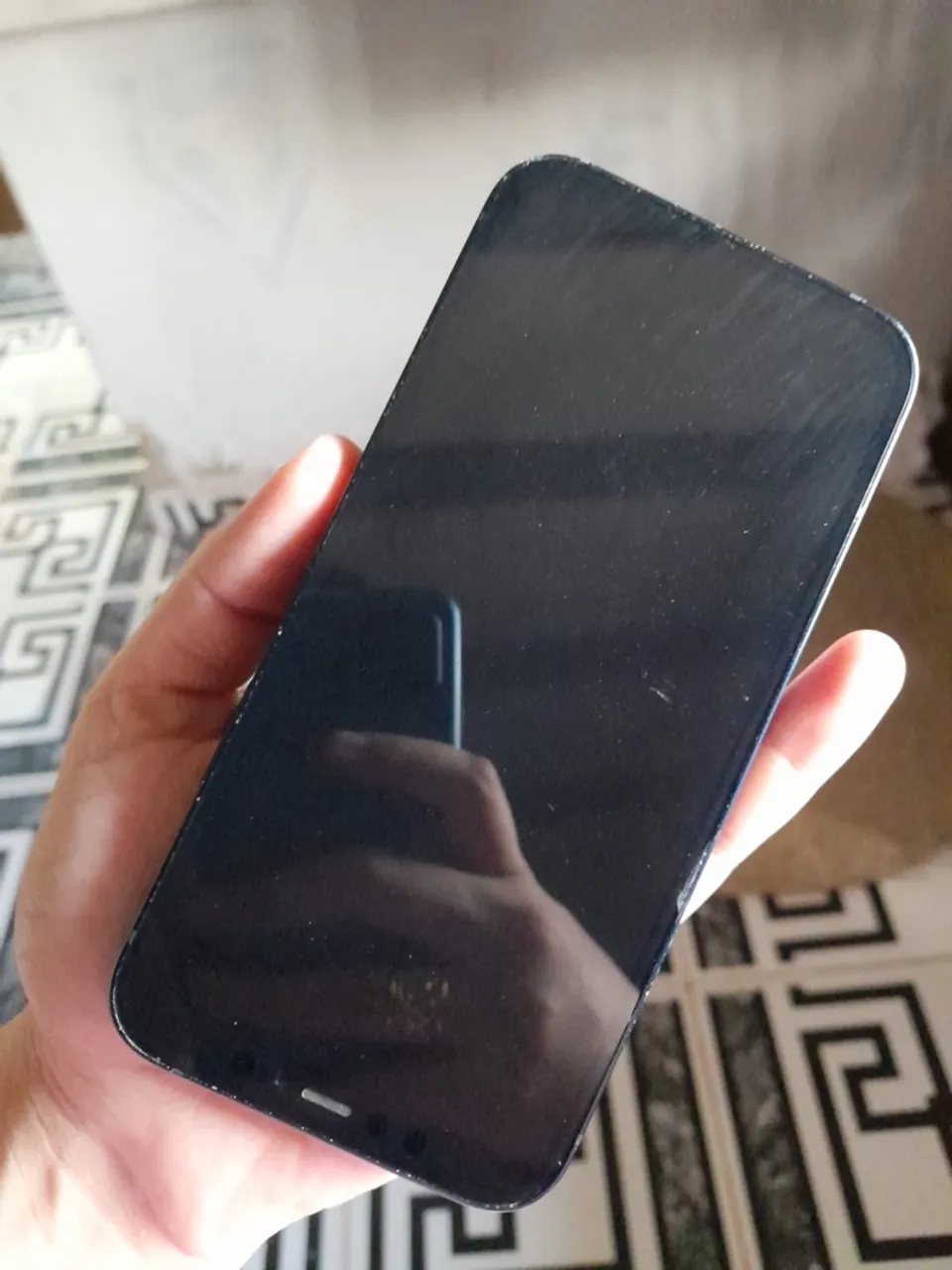 iPhone - 12 