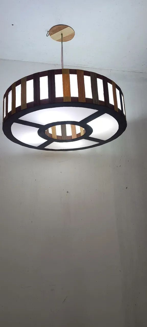 Lustre de madeira com cúpula redonda - Foto 5