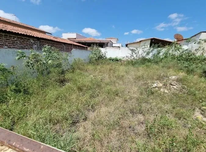 INVISTA NO SEU FUTURO: Terreno Perfeito para Seu Projeto dos Sonhos!
